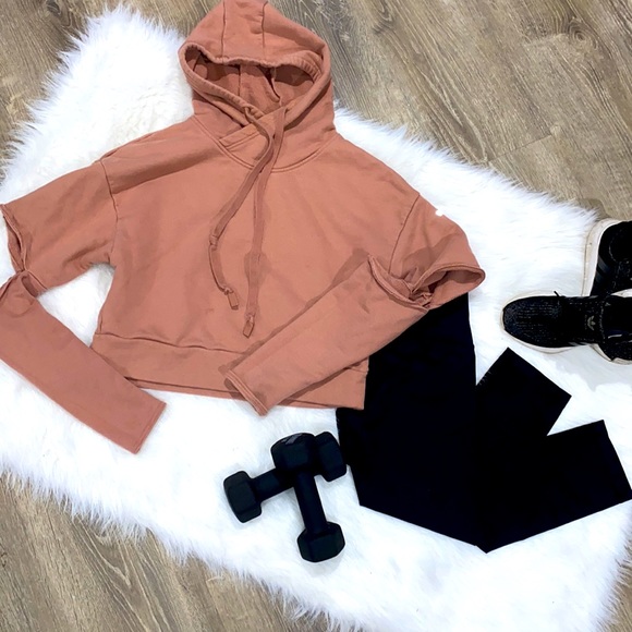 ALO Cropped Hoodie - Picture 3 of 13